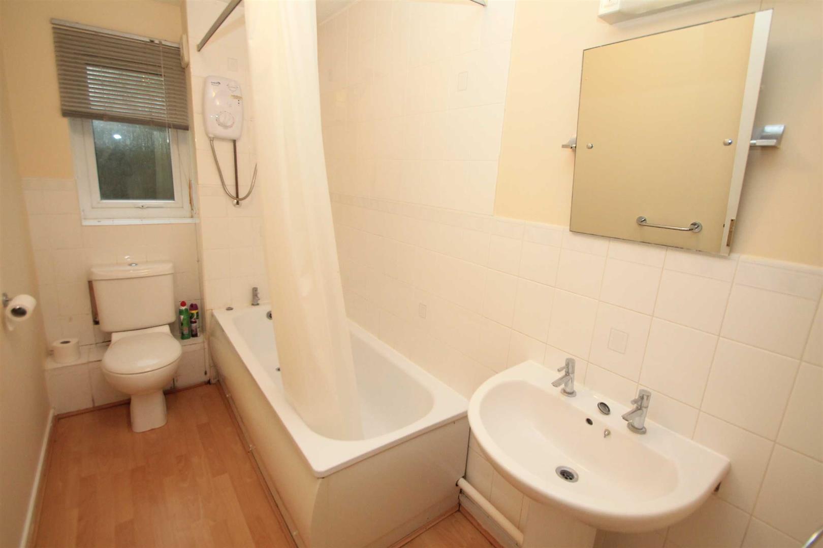 2 bed property in Pickering Drive, Milton Keynes